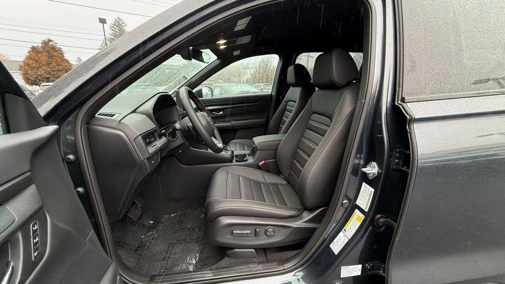 new 2026 Honda CR-V Hybrid car, priced at $39,965