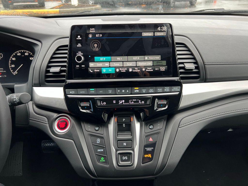 new 2026 Honda Odyssey car, priced at $44,175