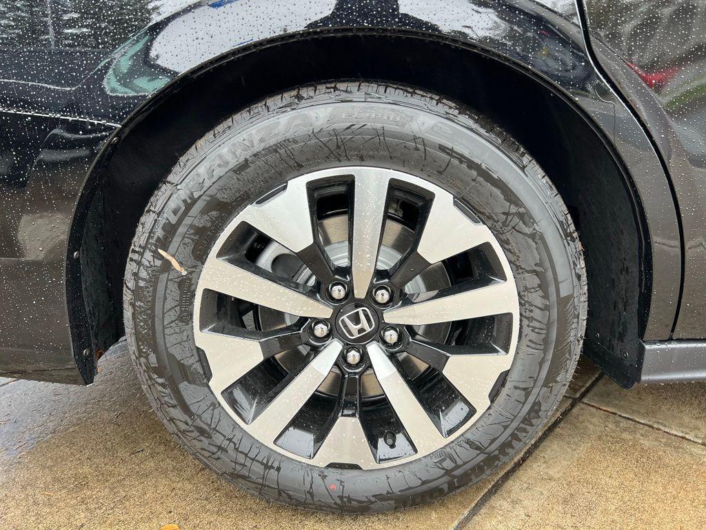 new 2026 Honda Odyssey car, priced at $44,175