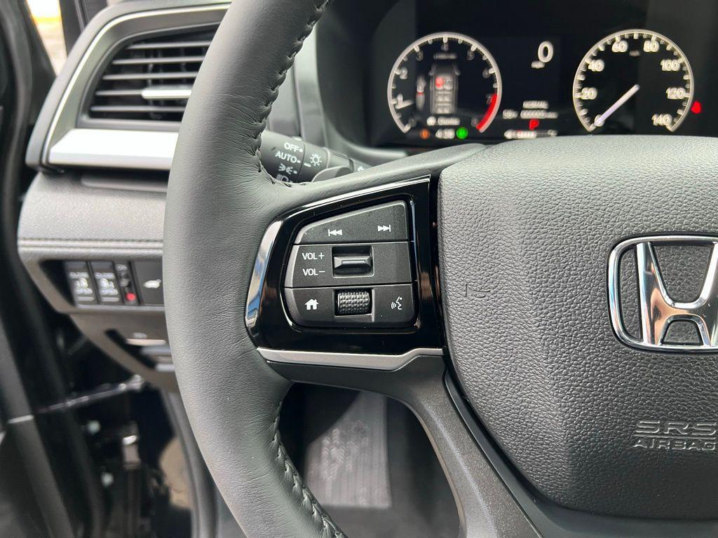 new 2026 Honda Odyssey car, priced at $44,175