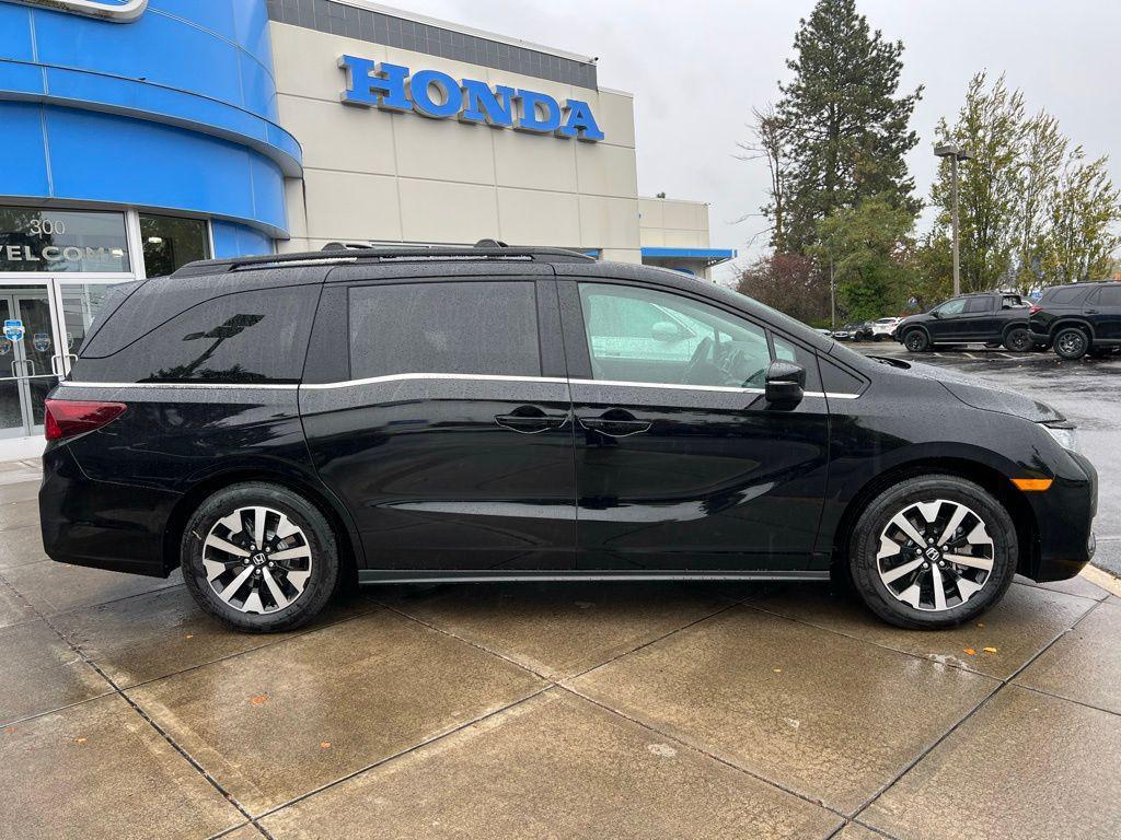 new 2026 Honda Odyssey car, priced at $44,175