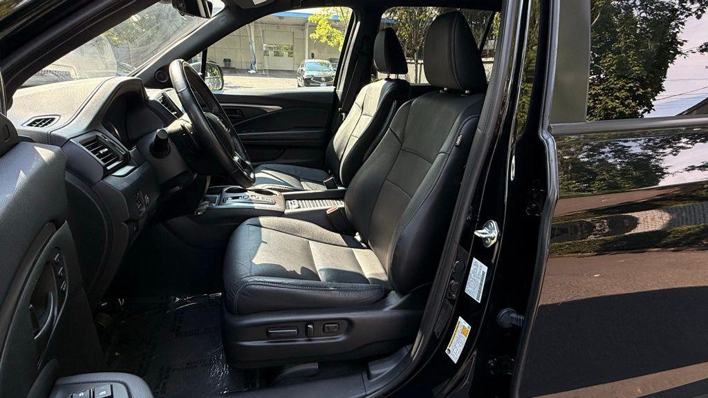 used 2022 Honda Passport car, priced at $30,703