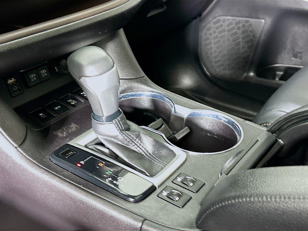 used 2018 Toyota Highlander car, priced at $26,762