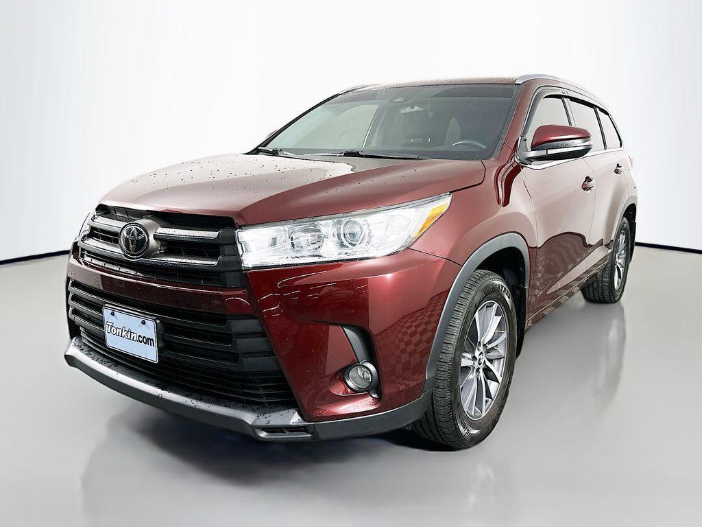 used 2018 Toyota Highlander car, priced at $26,762