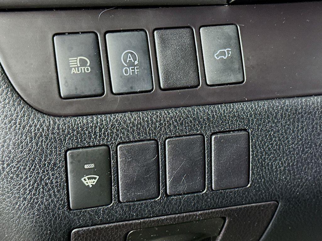 used 2018 Toyota Highlander car, priced at $26,762