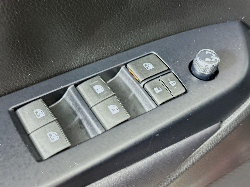 used 2018 Toyota Highlander car, priced at $26,762