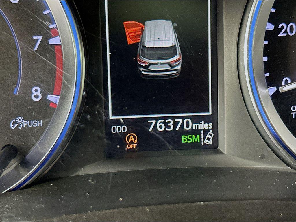 used 2018 Toyota Highlander car, priced at $26,762