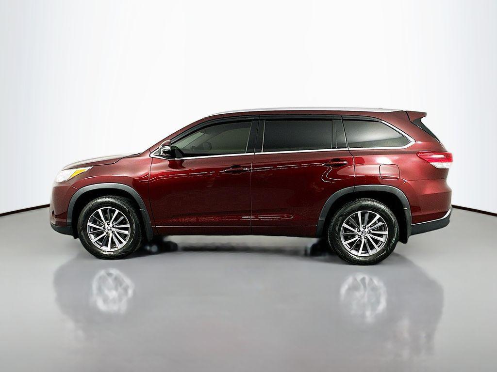 used 2018 Toyota Highlander car, priced at $26,762