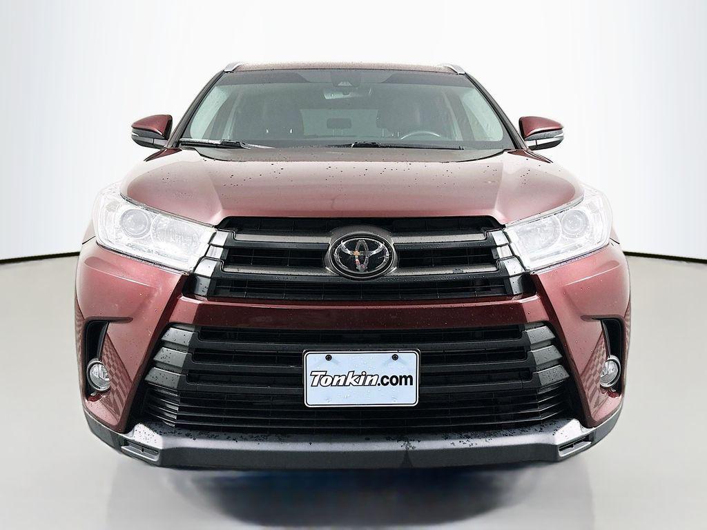 used 2018 Toyota Highlander car, priced at $26,762