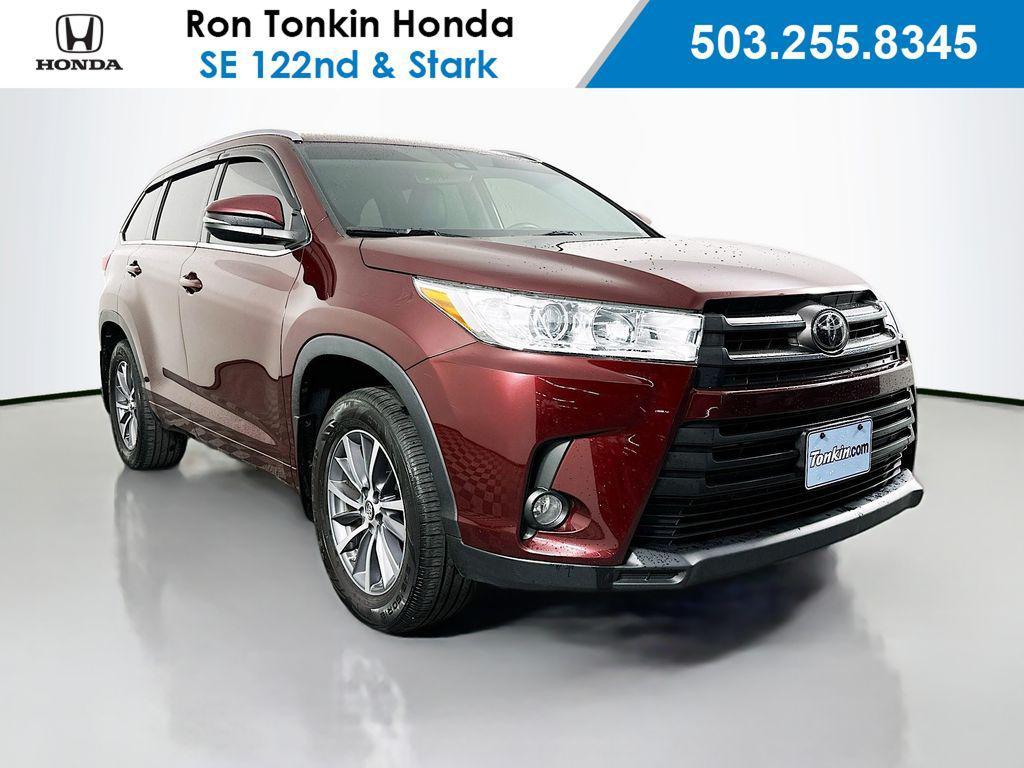 used 2018 Toyota Highlander car, priced at $26,762