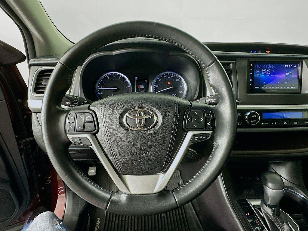 used 2018 Toyota Highlander car, priced at $26,762