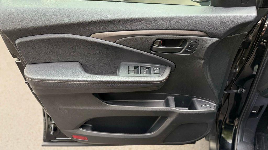 used 2022 Honda Pilot car, priced at $32,423