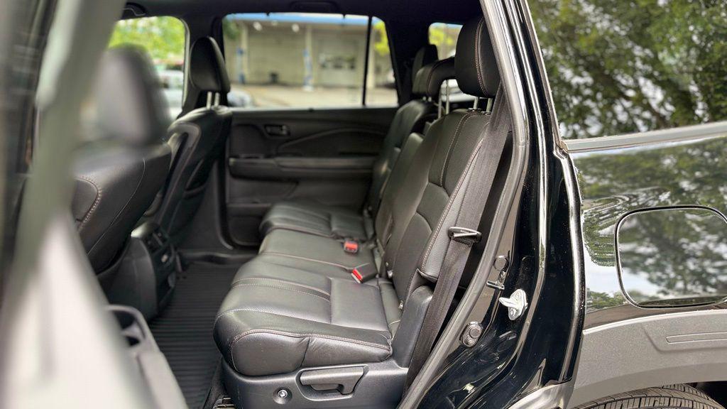 used 2022 Honda Pilot car, priced at $32,423
