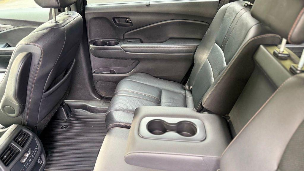 used 2022 Honda Pilot car, priced at $33,419