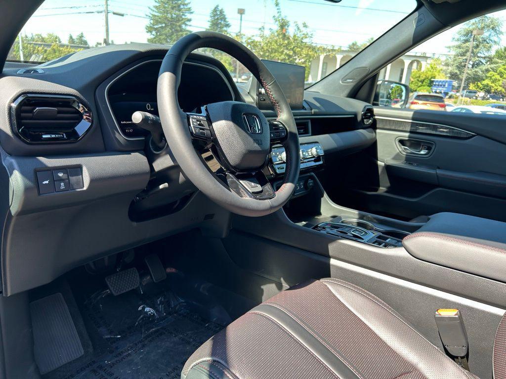 new 2025 Honda Pilot car, priced at $52,527