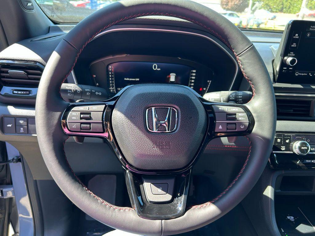 new 2025 Honda Pilot car, priced at $52,527