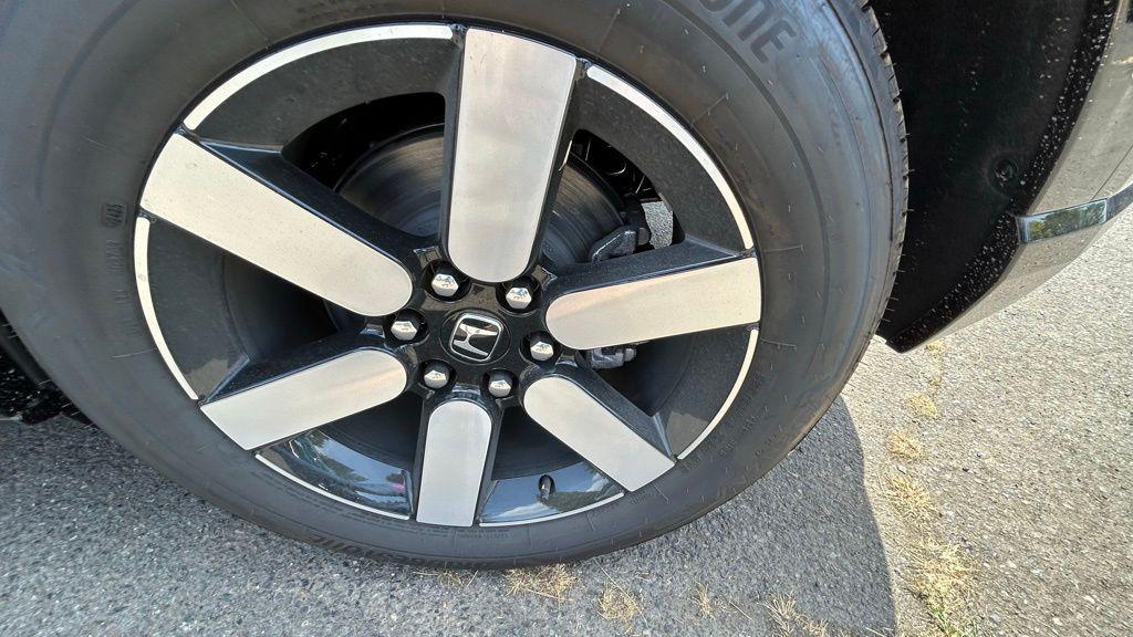 new 2025 Honda Prologue car, priced at $52,870