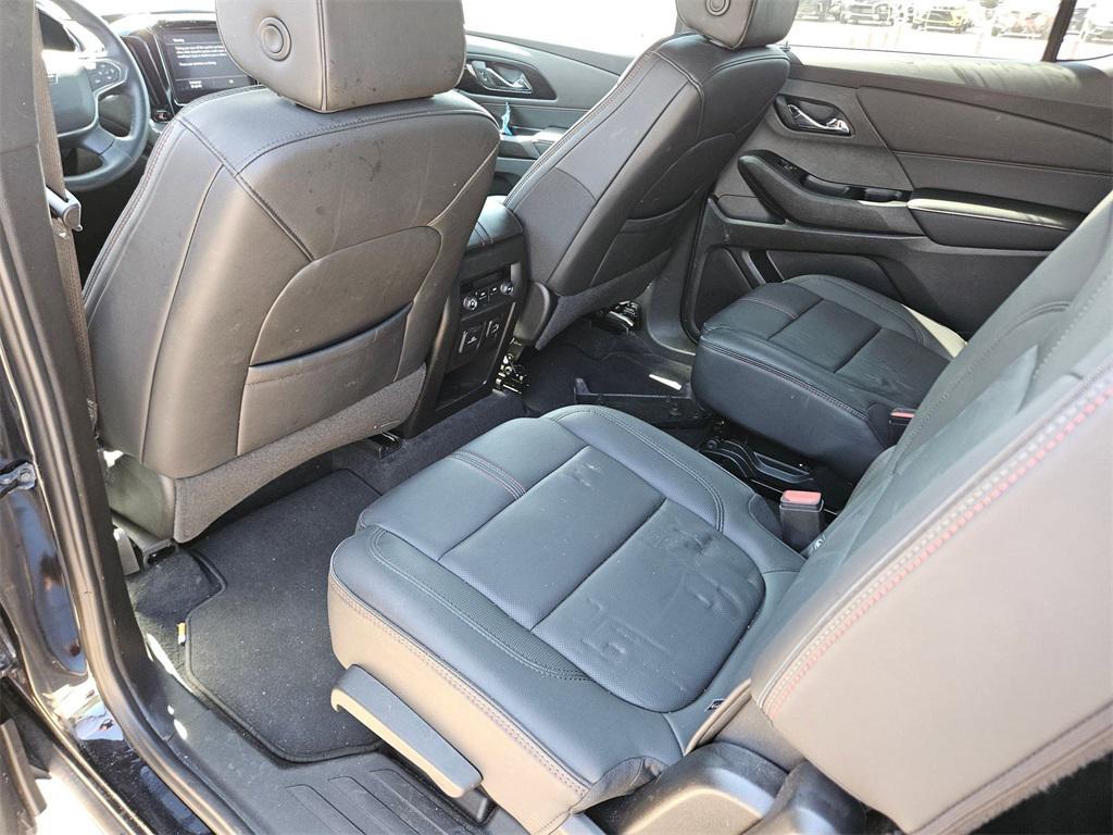 used 2023 Chevrolet Traverse car, priced at $28,800