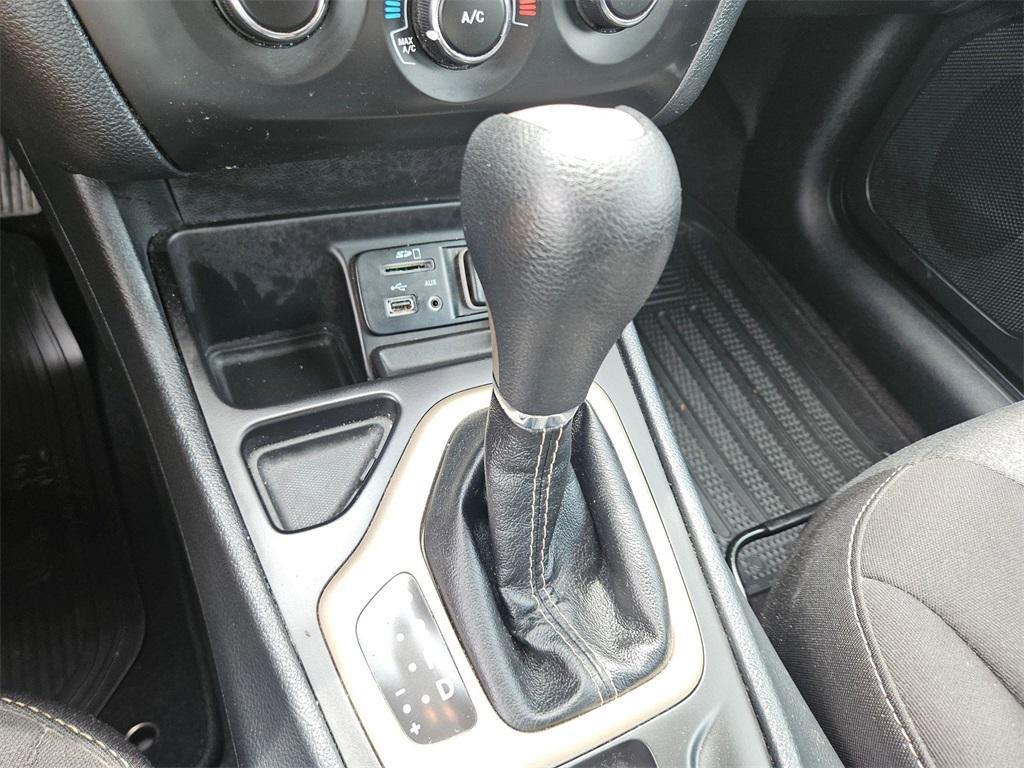 used 2016 Jeep Cherokee car, priced at $11,800