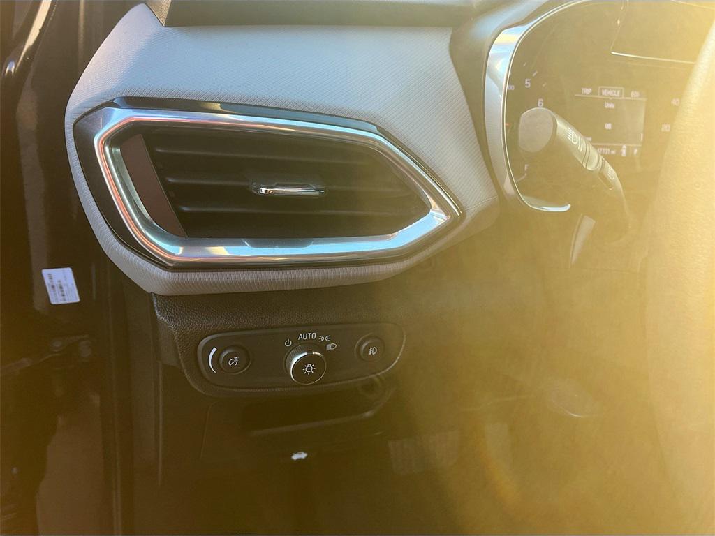 used 2021 Chevrolet TrailBlazer car, priced at $15,000