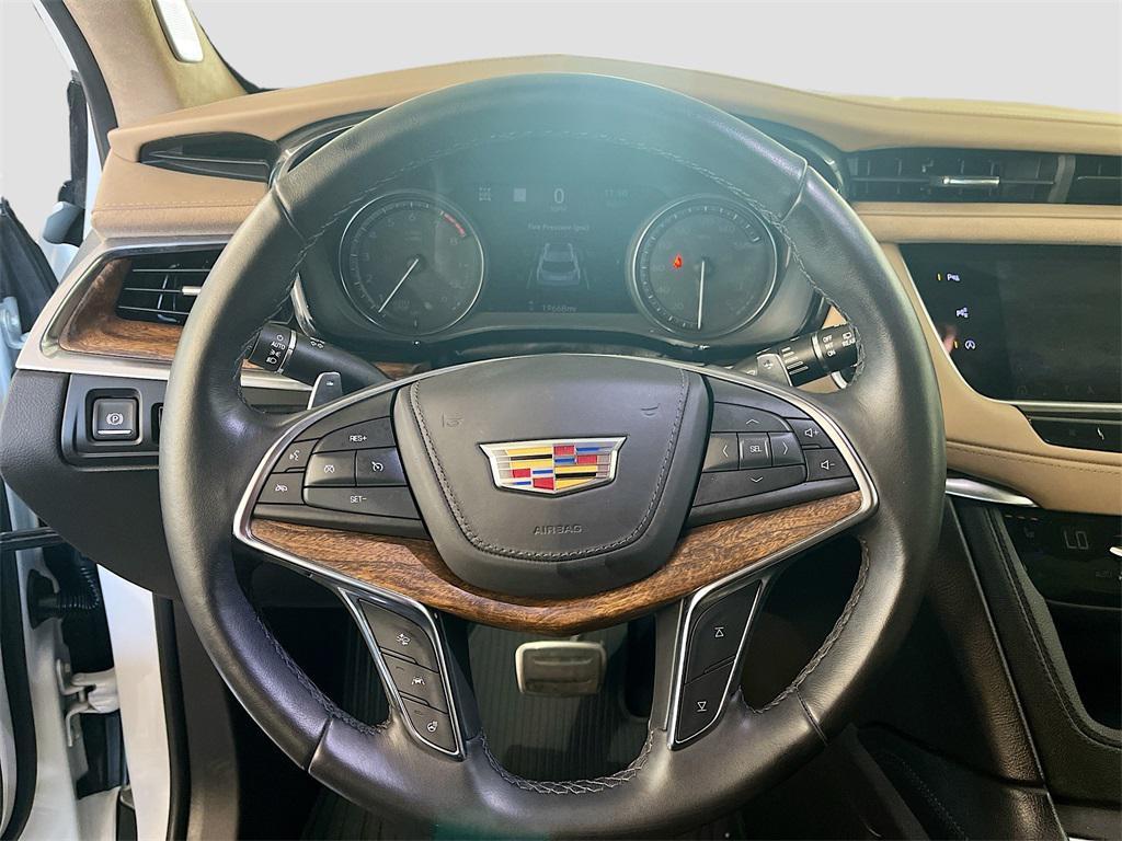 used 2021 Cadillac XT5 car, priced at $29,500
