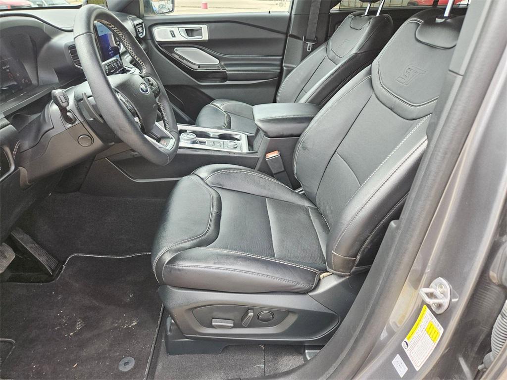 used 2024 Ford Explorer car, priced at $40,000