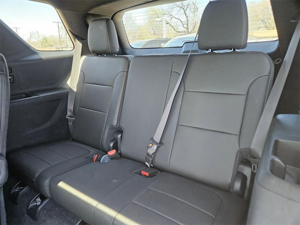 used 2023 Chevrolet Traverse car, priced at $33,000