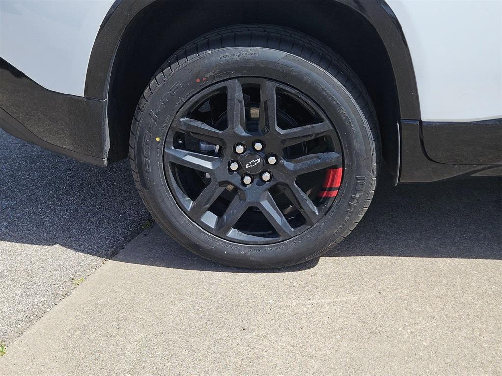 used 2023 Chevrolet Traverse car, priced at $33,000