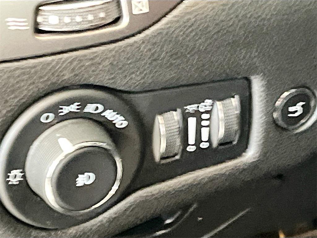 used 2022 Jeep Cherokee car, priced at $18,600