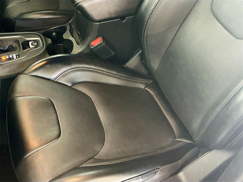 used 2022 Jeep Cherokee car, priced at $18,600