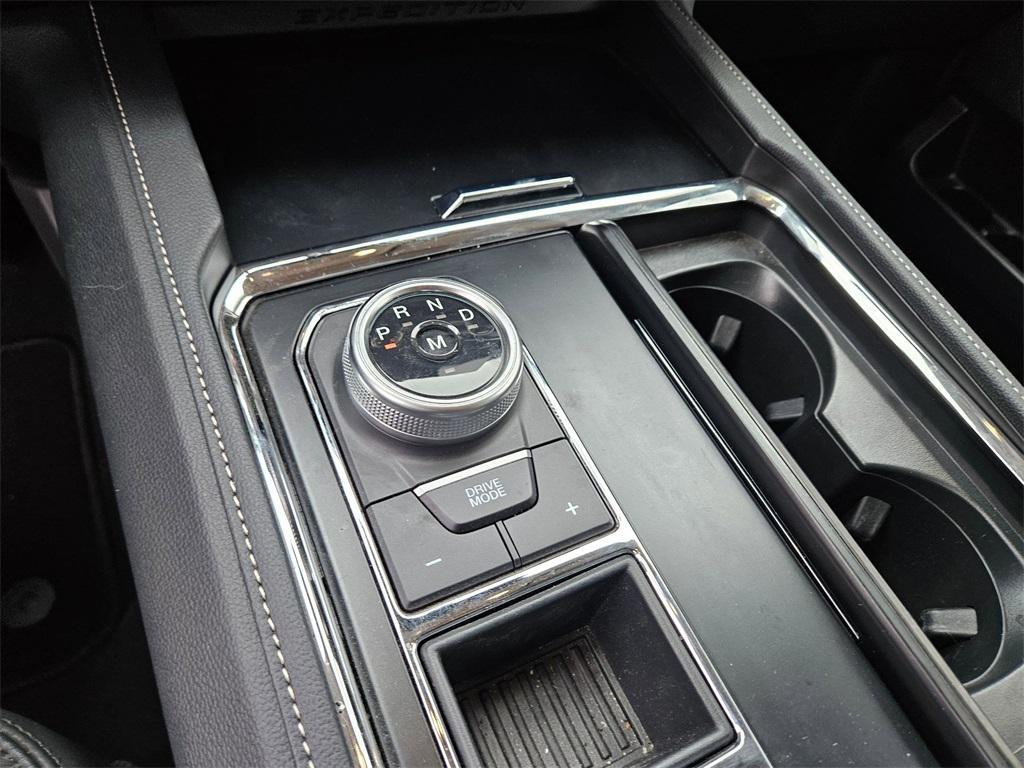 used 2024 Ford Expedition car, priced at $43,500