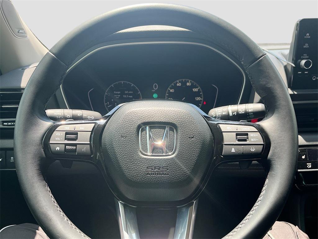 used 2025 Honda Pilot car, priced at $37,200
