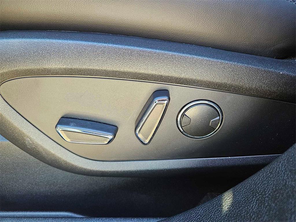 used 2023 Lincoln Nautilus car, priced at $34,600