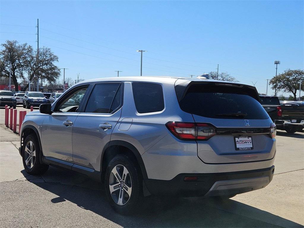 used 2025 Honda Pilot car, priced at $33,600