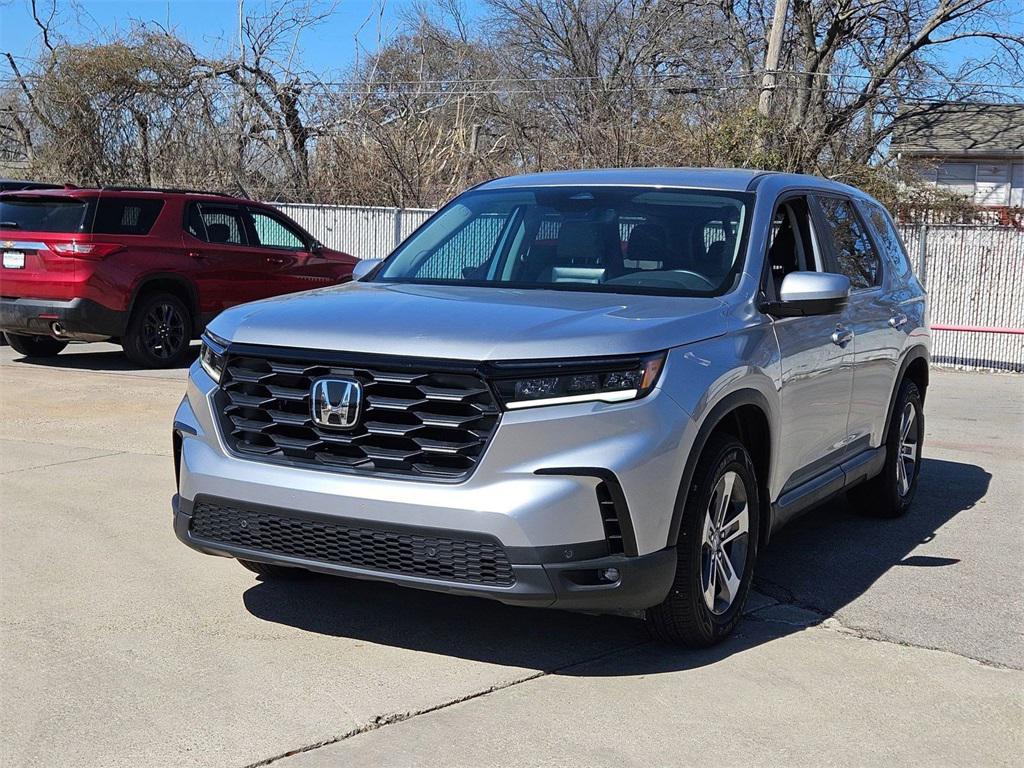used 2025 Honda Pilot car, priced at $33,600