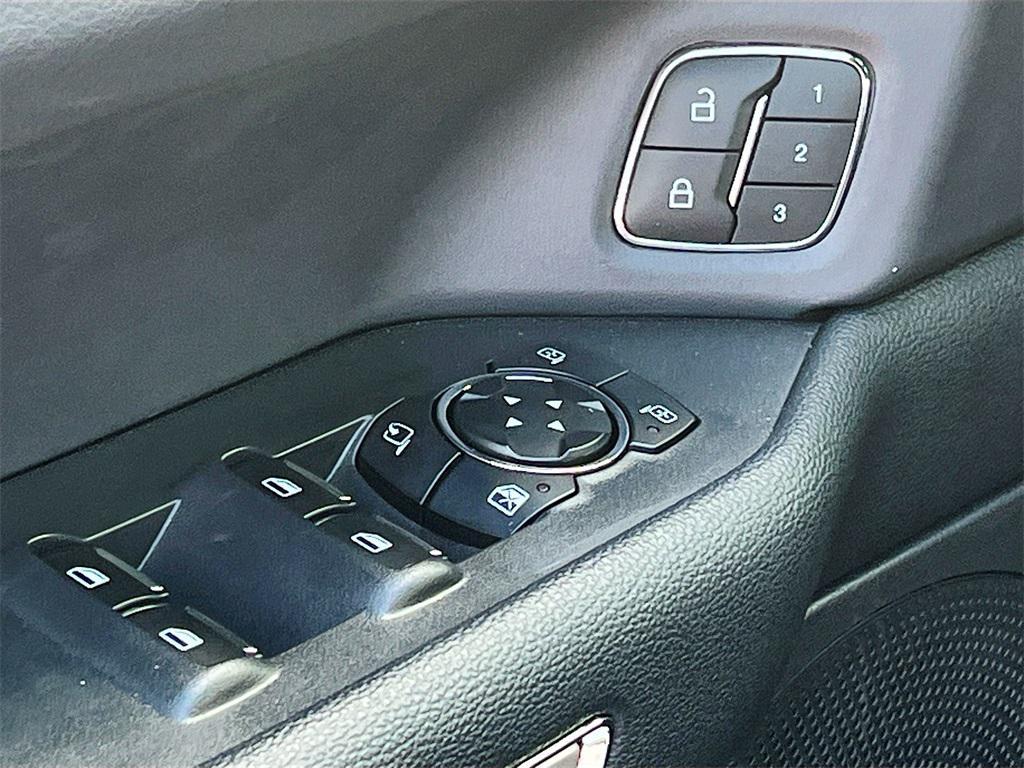 used 2024 Ford Expedition car, priced at $57,200