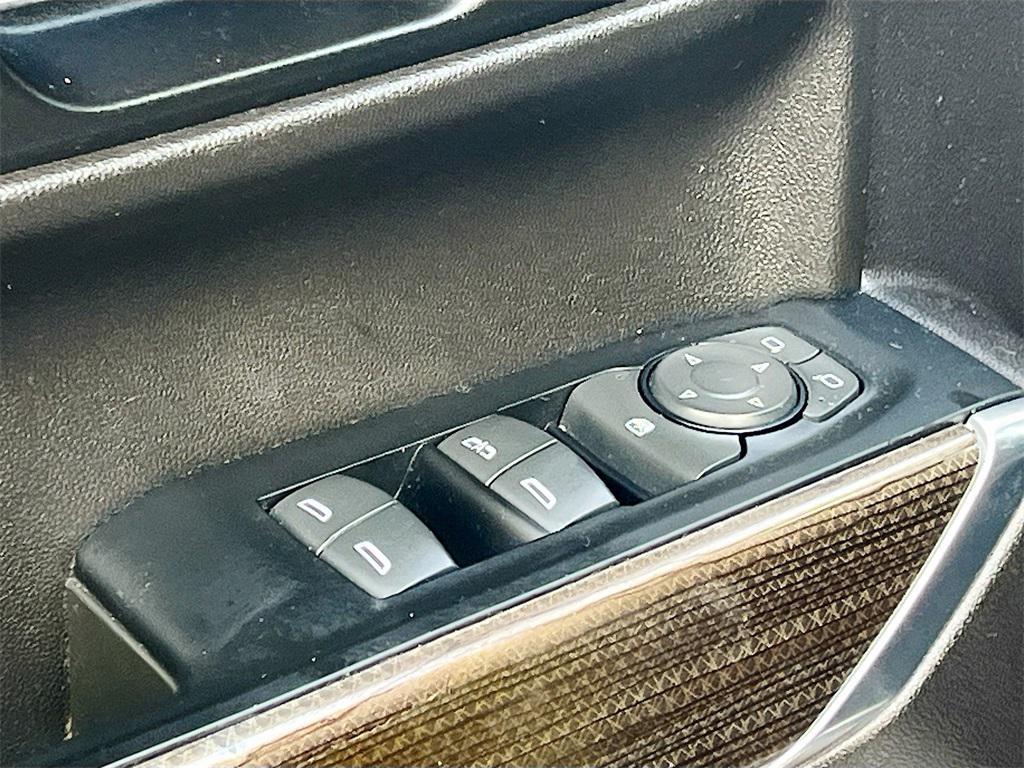 used 2022 Chevrolet Silverado 1500 car, priced at $29,300
