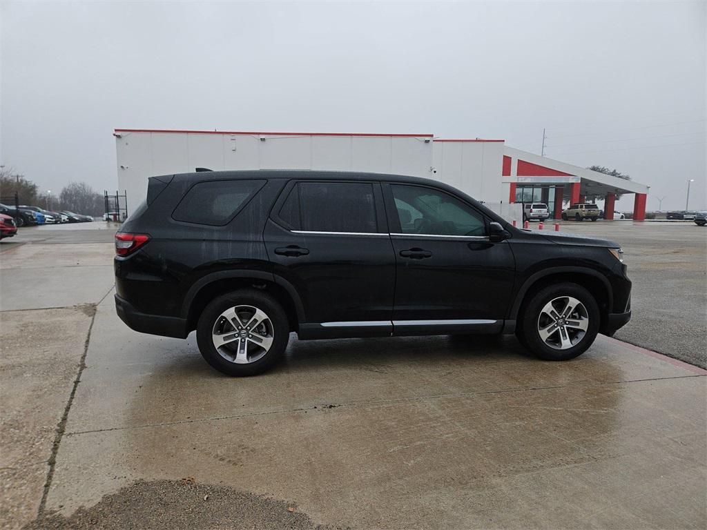 used 2025 Honda Pilot car, priced at $33,800