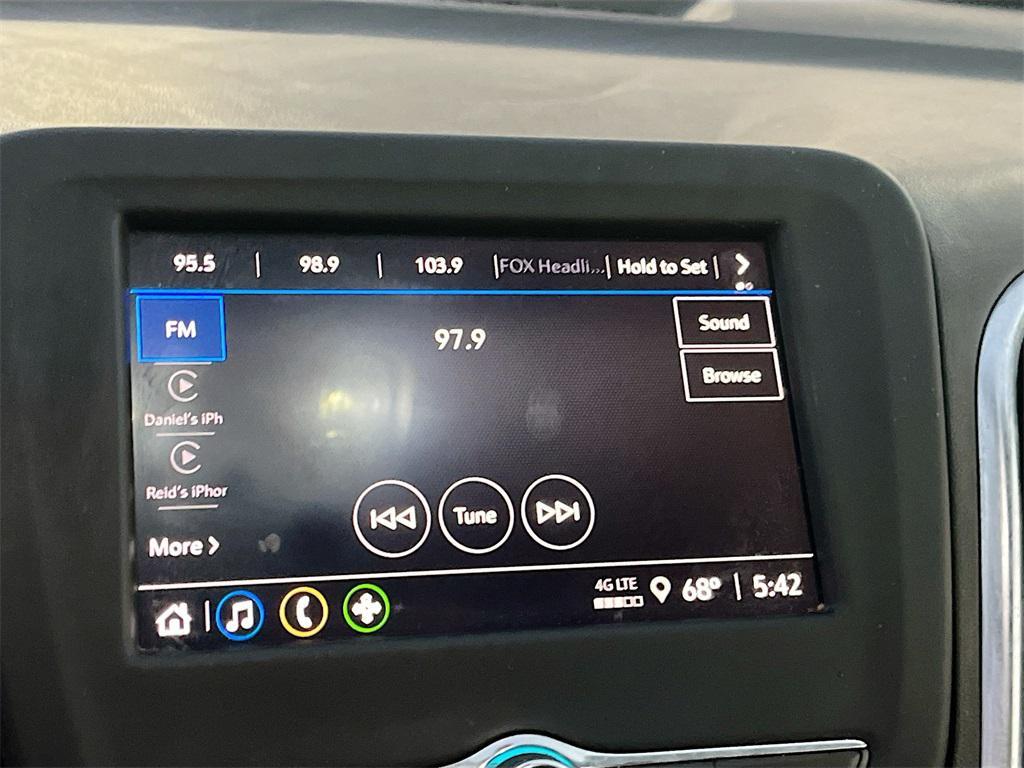 used 2022 Chevrolet Equinox car, priced at $17,700