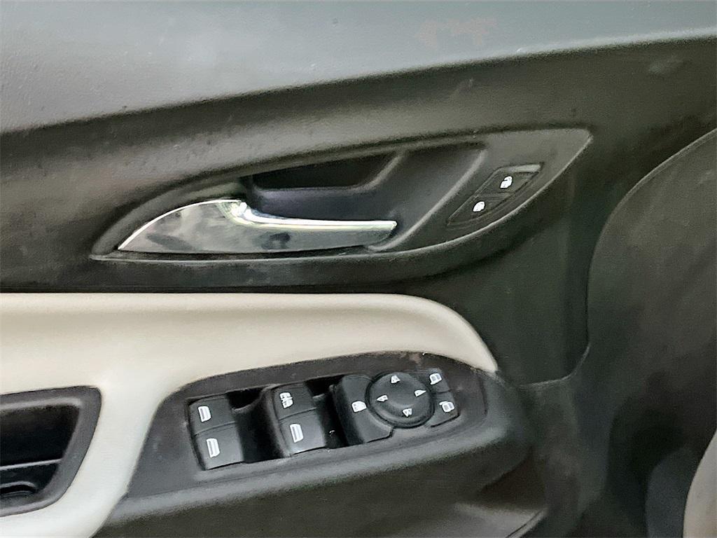 used 2022 Chevrolet Equinox car, priced at $17,700