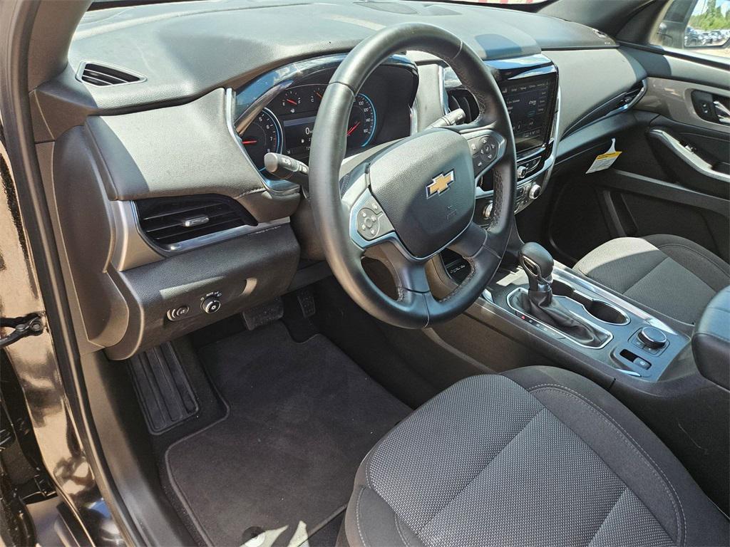 used 2024 Chevrolet Traverse car, priced at $30,800