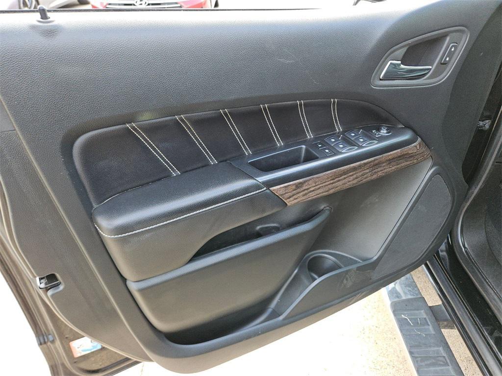 used 2022 GMC Canyon car, priced at $28,900