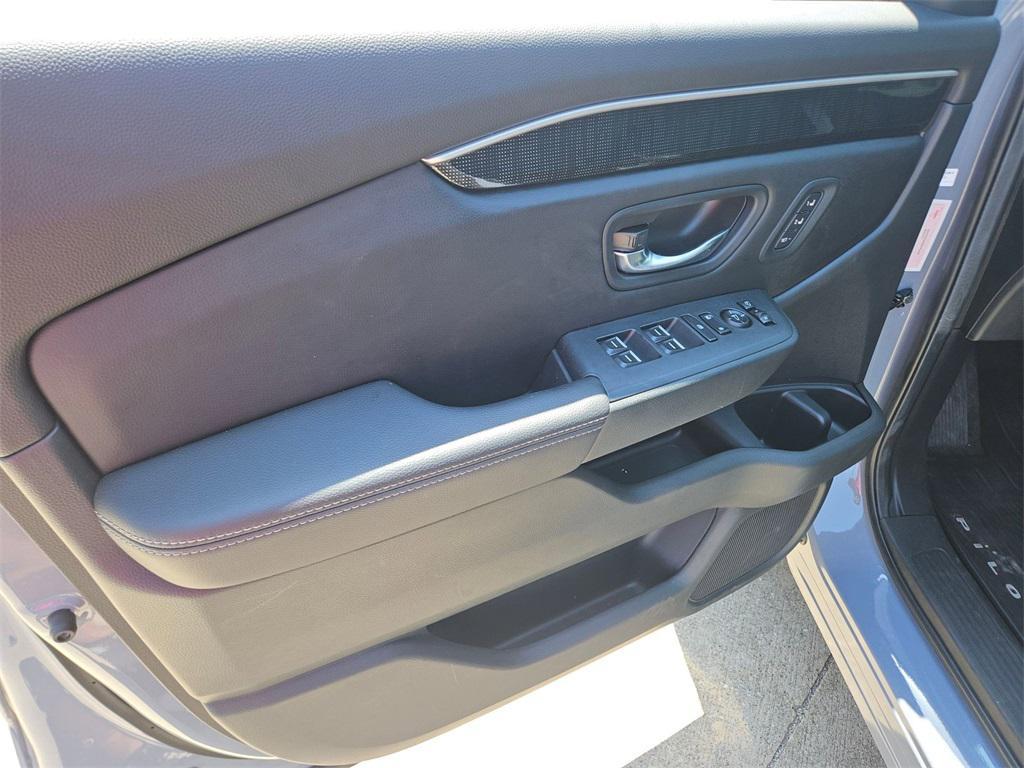 used 2025 Honda Pilot car, priced at $40,000