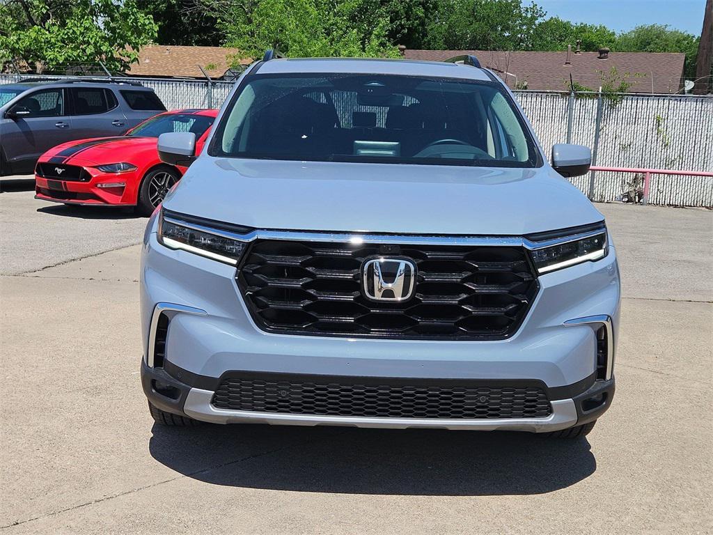used 2025 Honda Pilot car, priced at $40,000