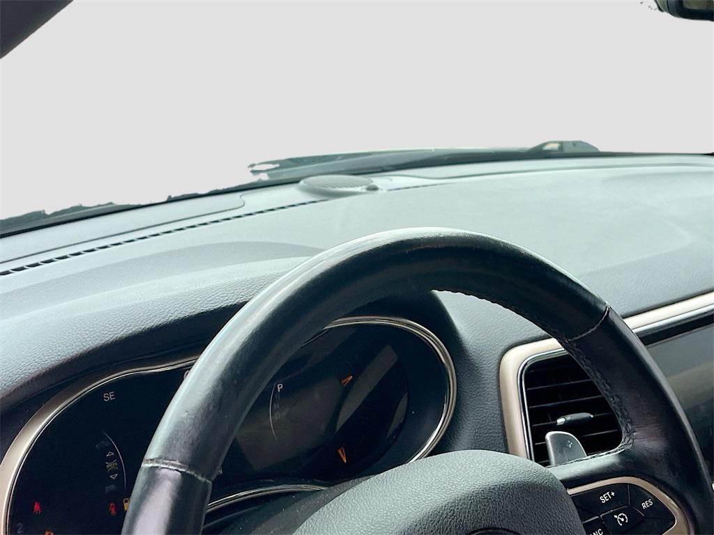 used 2016 Jeep Grand Cherokee car, priced at $9,000