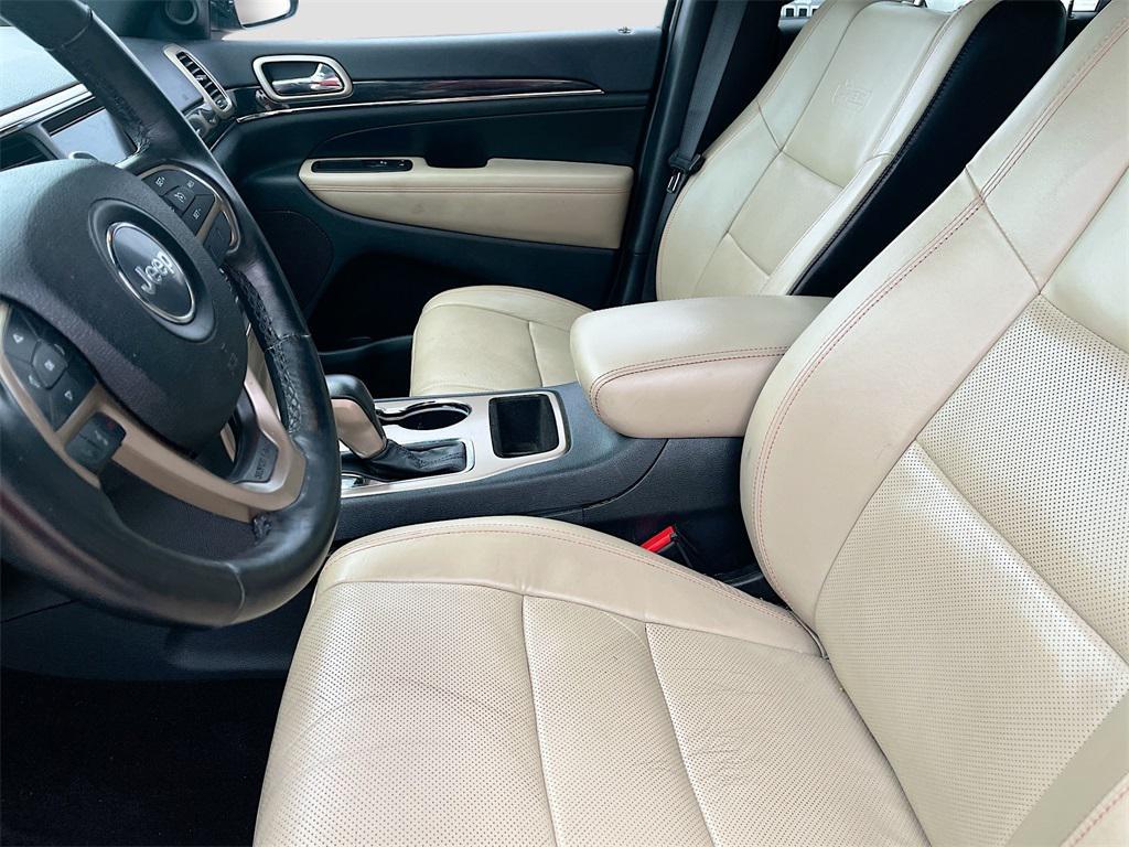 used 2016 Jeep Grand Cherokee car, priced at $9,000
