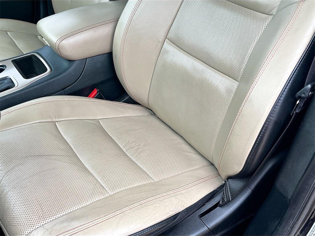 used 2016 Jeep Grand Cherokee car, priced at $9,000