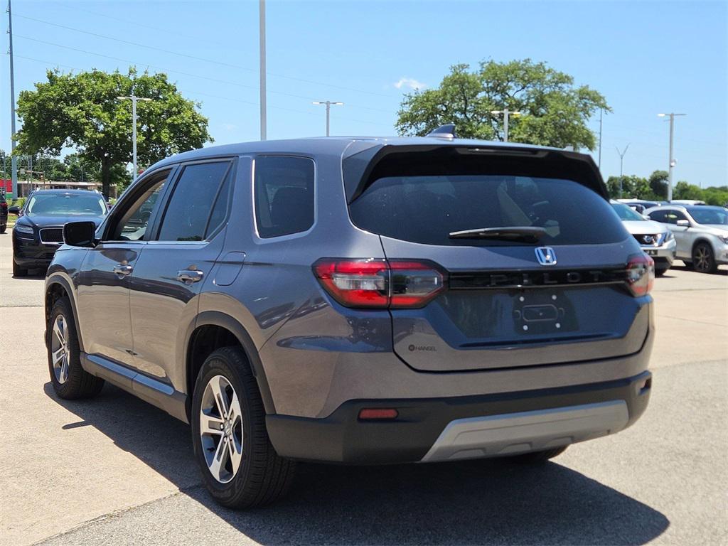 used 2025 Honda Pilot car, priced at $34,600