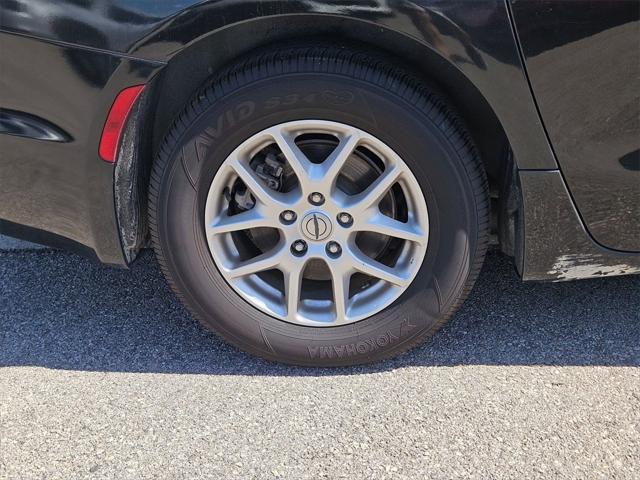 used 2024 Chrysler Pacifica car, priced at $27,400