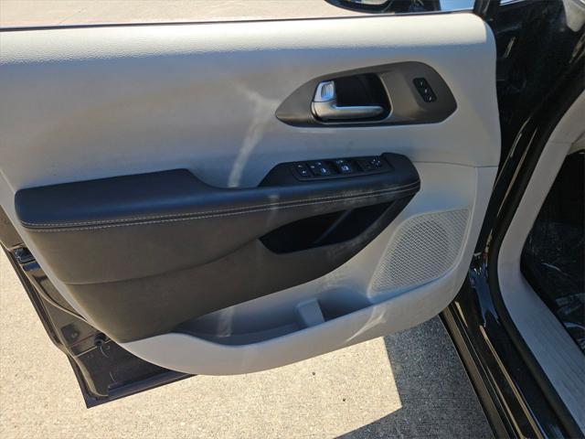 used 2024 Chrysler Pacifica car, priced at $27,400